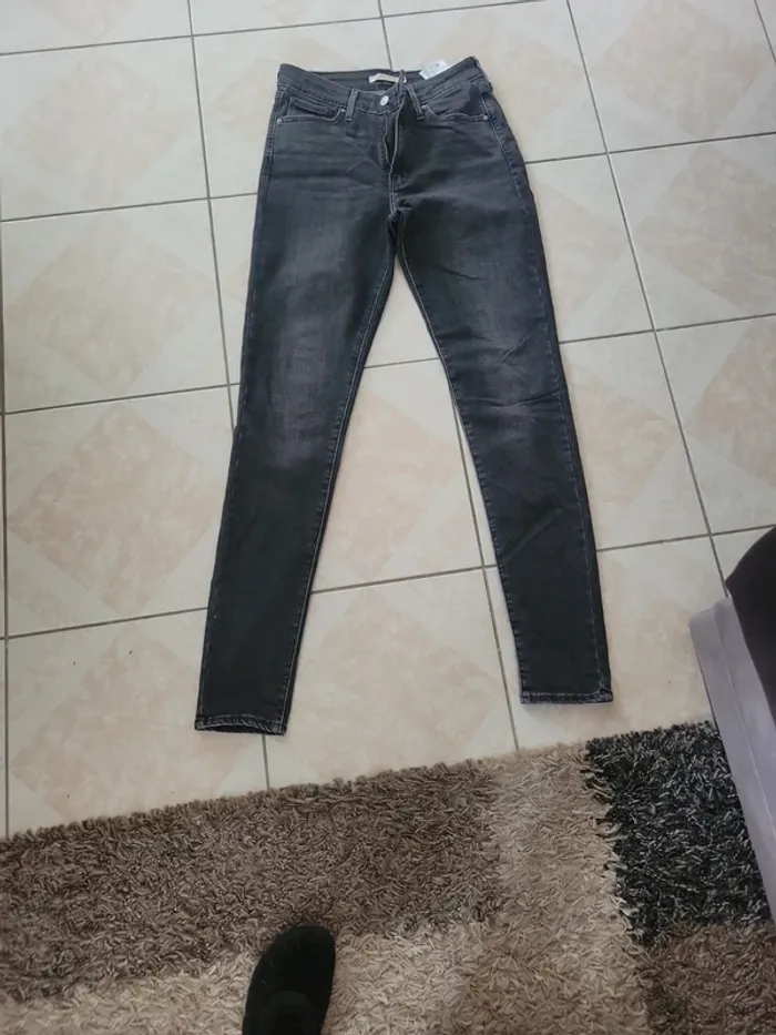 Jean Levi strauss  skinny taille 29 ou 38