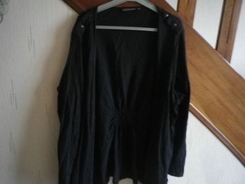 VESTE