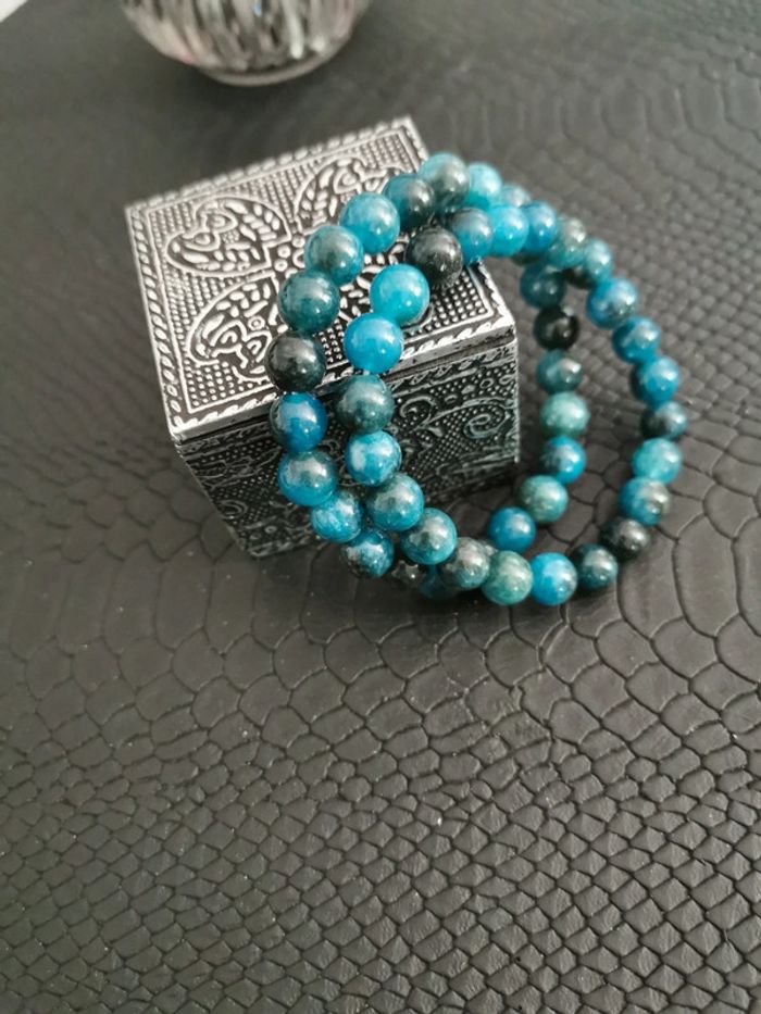 2 bracelets perles bleues 8mm
