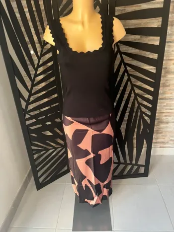 Jupe longue satinée noire et abricot