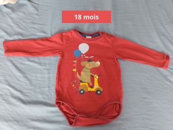 Bodies manches longues taille 18 mois