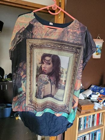 T-shirt devant dessin resille dos marine taille xl (taille plutôt L)