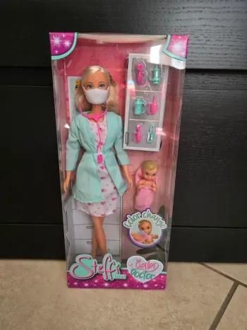 poupée pédiatre 29 cm Steffi love