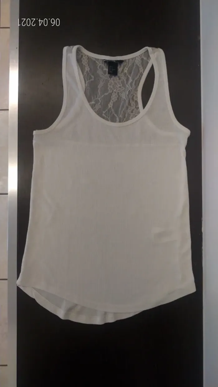 Débardeur long blanc haut de dos dentelle