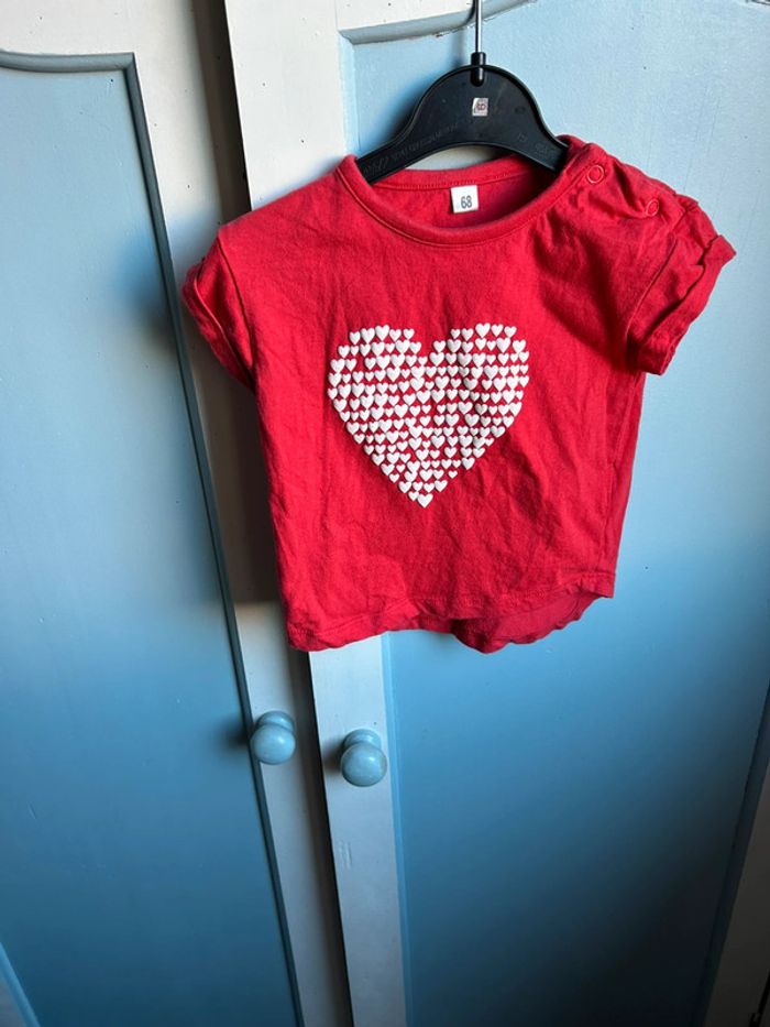 Tee shirt manches courtes , rouge ,6 mois
