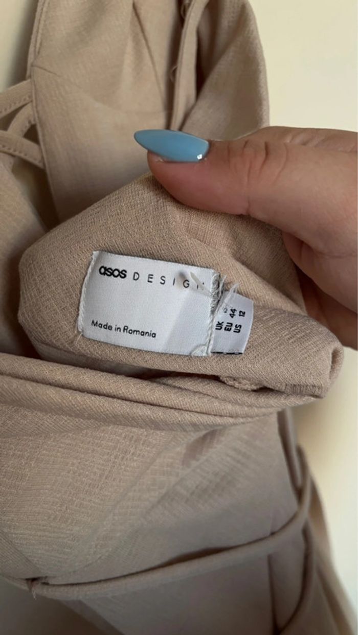 Robe classe asos en bon état taille 44 - photo numéro 5