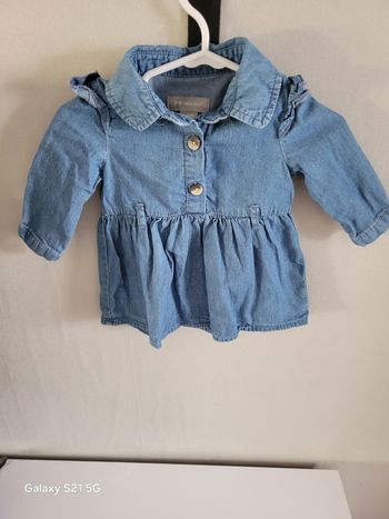 👗 Robe en jean bébé – Primark – 0/3 mois (62 cm)