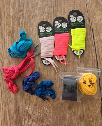 Lot de lacets colorés