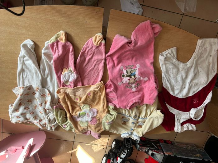 Gros lot de +64 vêtements taille 3 mois - photo numéro 2