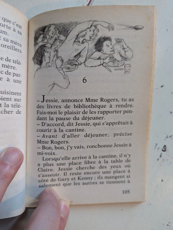 Lot de deux livres de poche : Quatre de trop et Jessie la Parfaite - photo numéro 6