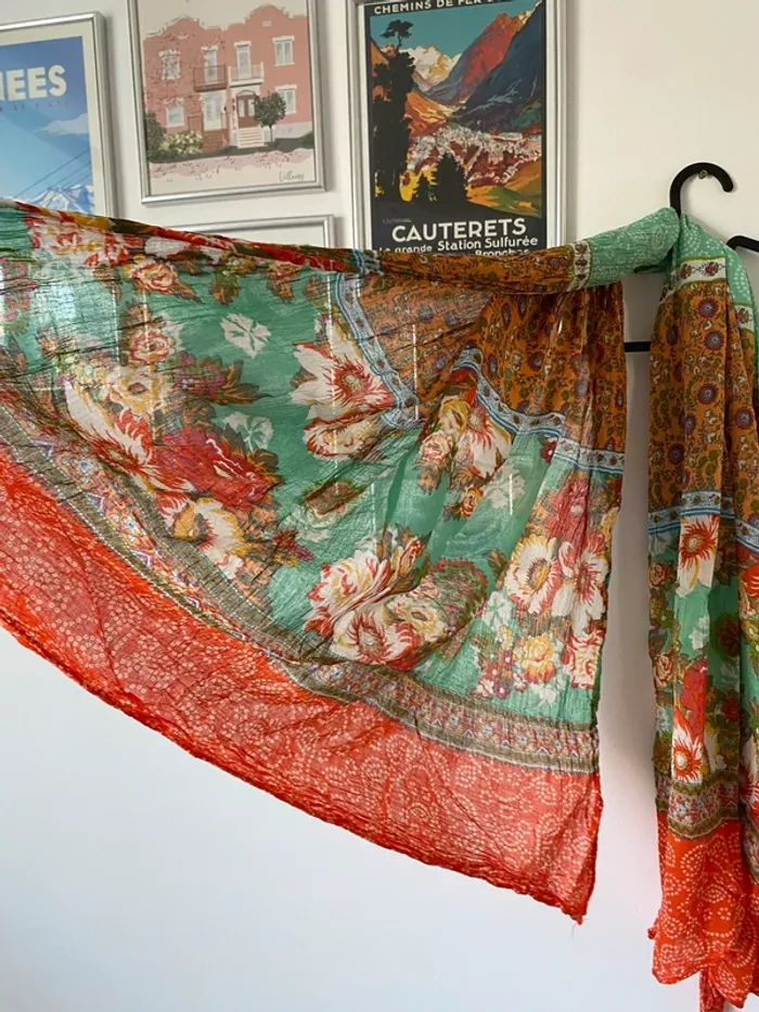 Foulard fleuri - photo numéro 2