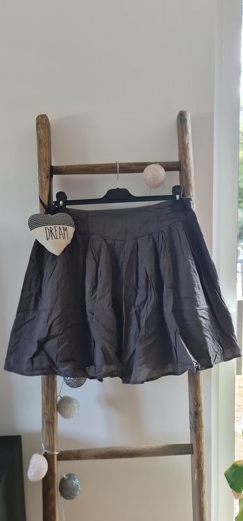 Jupe Naf Naf taille 38 M taupe