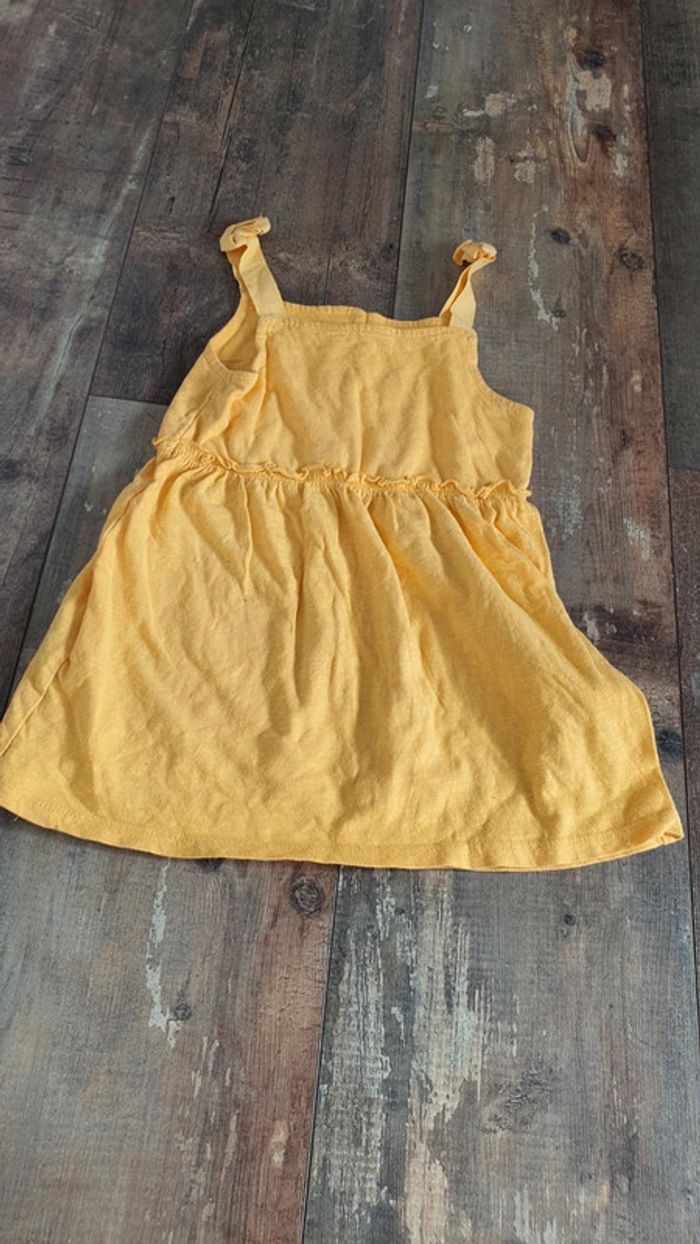 Robe kiabi 18 mois en très bon état - photo numéro 4