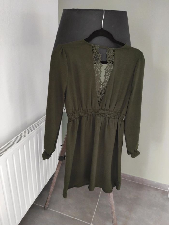 Robe 👗 kaki dentelle décolleté taille S - photo numéro 16