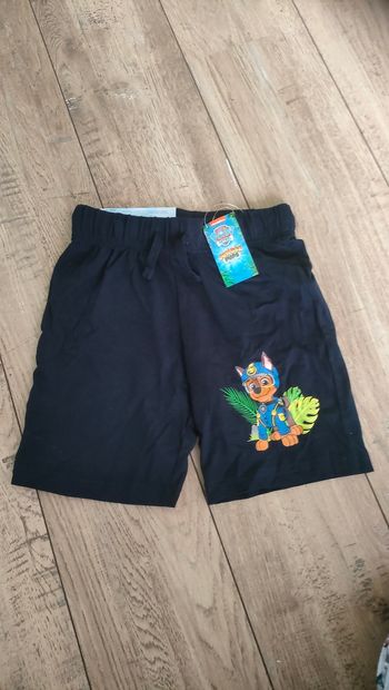 Short neuf pat'patrouille. Taille 6-8 ans.