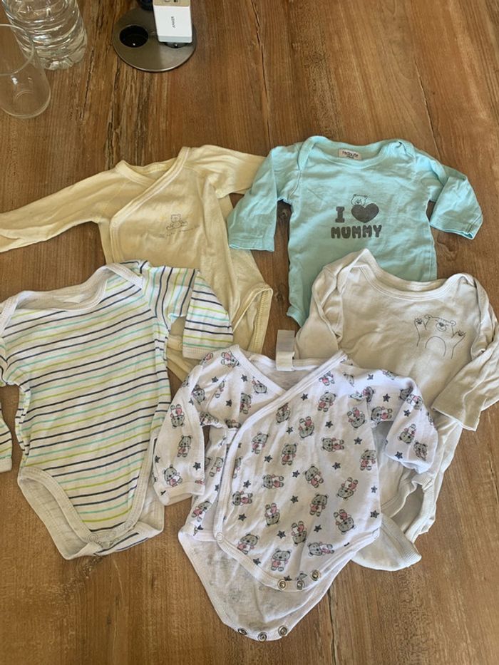 Lot de 5 bodys 1 mois mixte