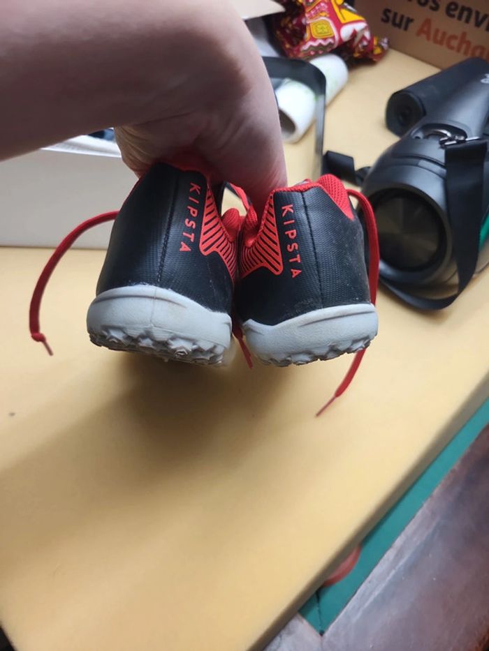 Chaussure de foot en salle quasi neuve taille 33 - photo numéro 8