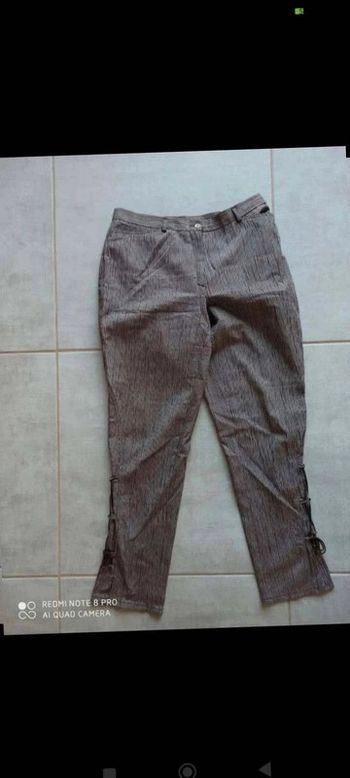 Pantalon  marron rayé  taille  l
