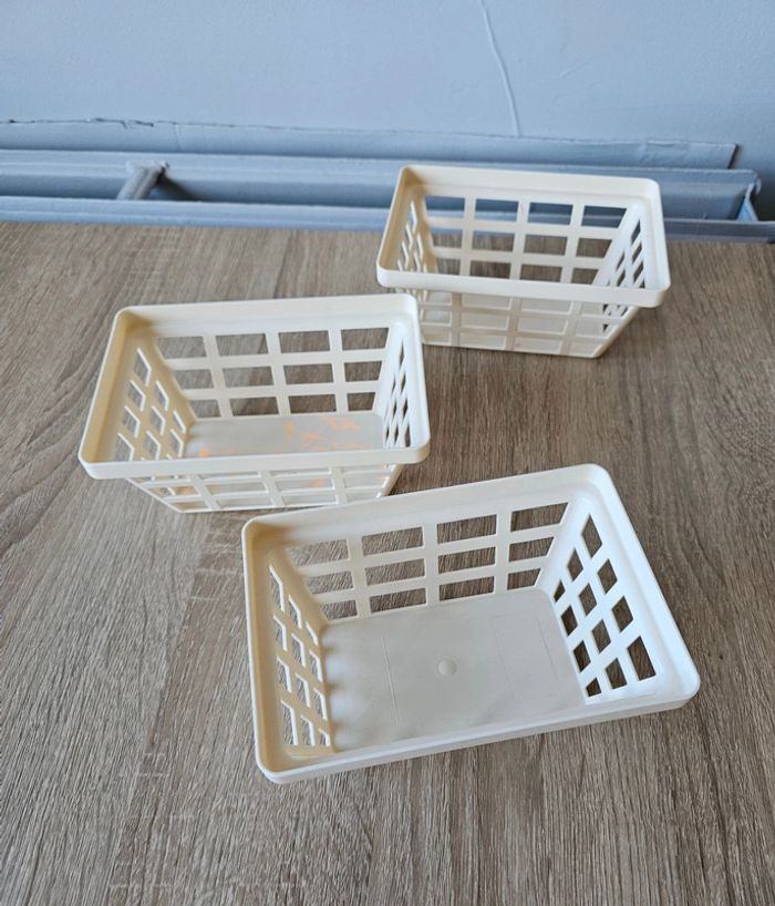 Lot 3 petites mannes