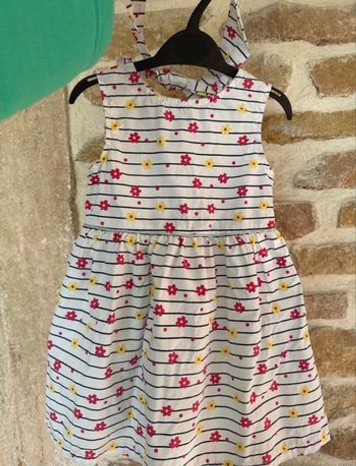 Robe et bandeau assorti taille 18-24 mois