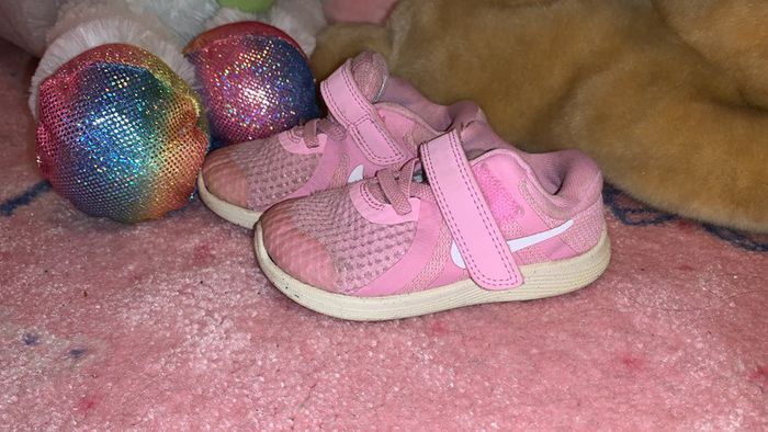 Basket Nike rose taille 22