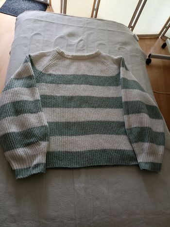 Très beau pull oversize esmara en taille L (taille grand)