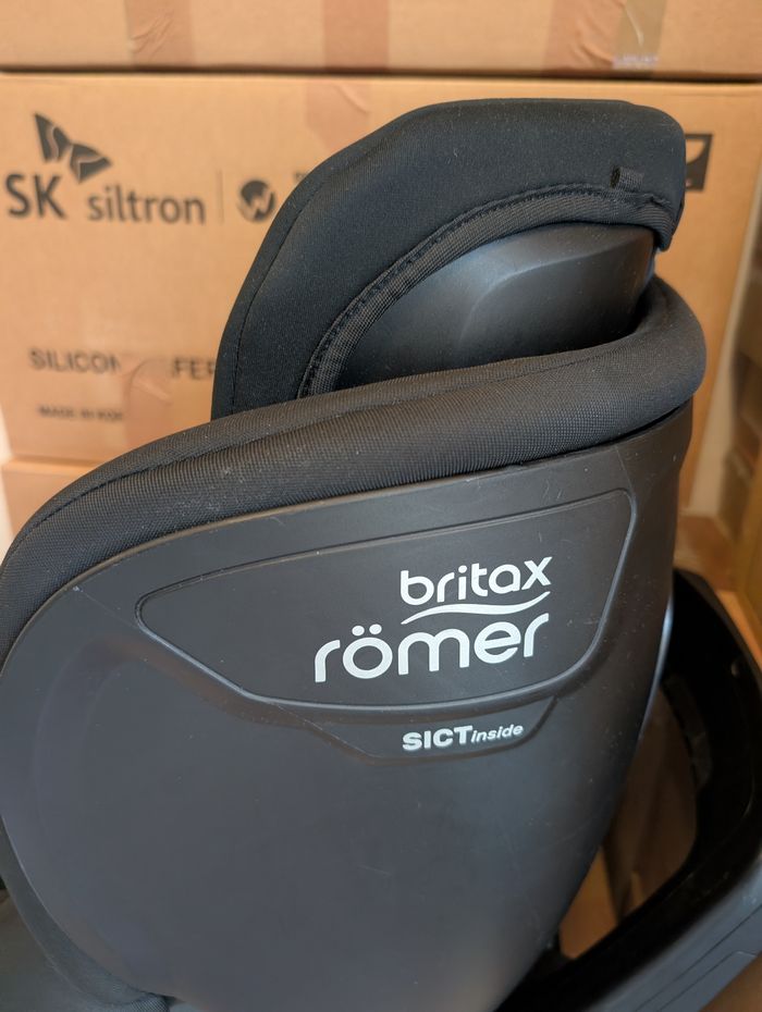 Britax Römer Dualfix M i-Size + housse été en parfait état - photo numéro 3