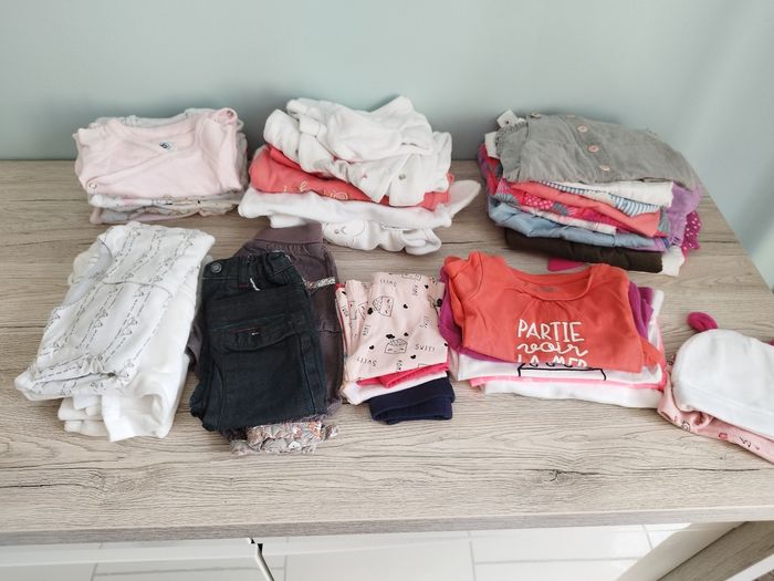 Lot de 37 vêtements fille 3 mois