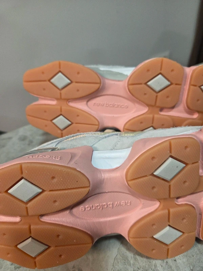 Baskets New Balance 9060 taille 38 - photo numéro 5