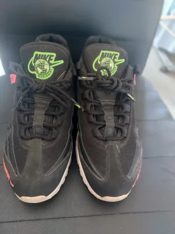 Baskets Nike Worldwide