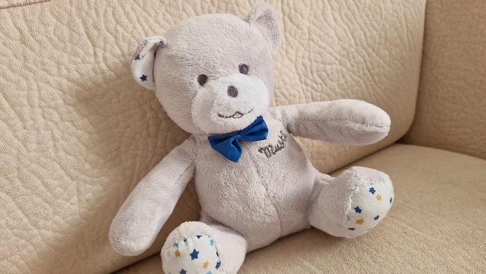 Ourson avec noeud et etoiles bleus musti - photo numéro 2