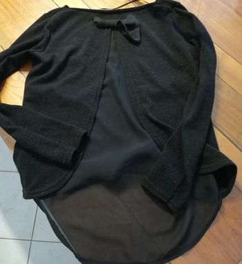 Pull col bateau. Taille S. Effet drapé derrière.