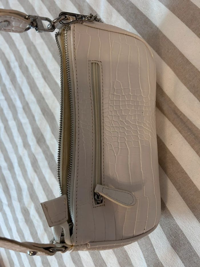 Petit sac blanc avec chaîne porté épaule - photo numéro 5