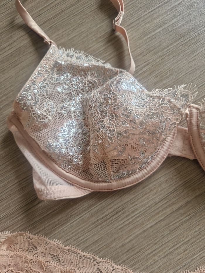 Ensemble lingerie - photo numéro 2