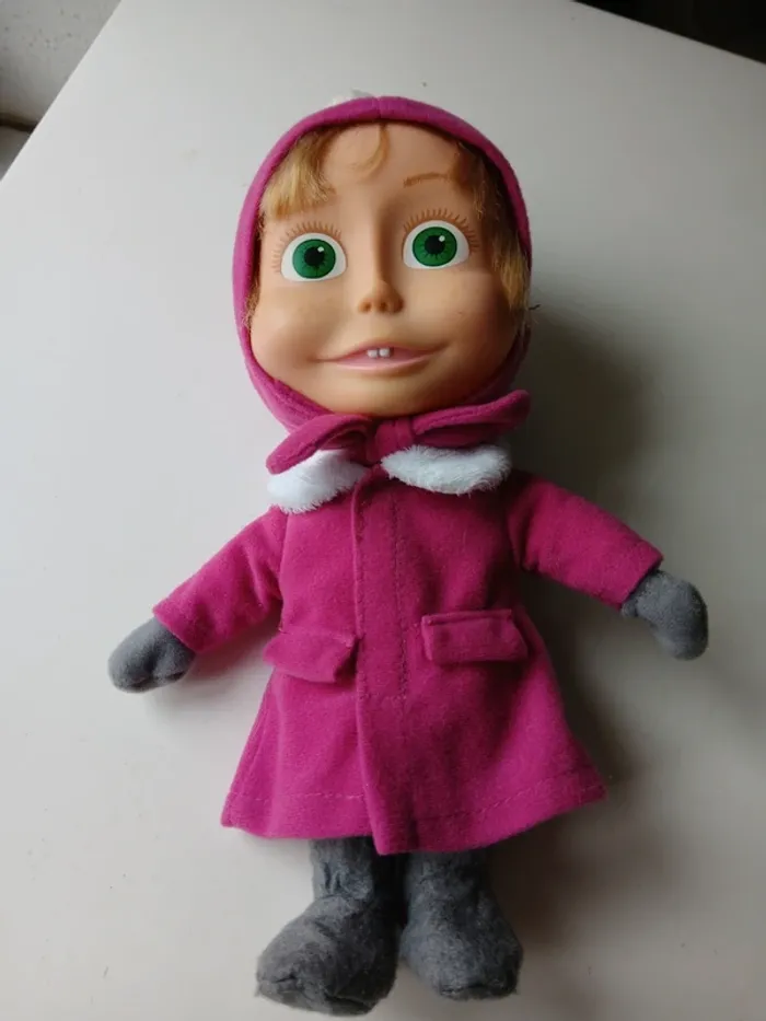 Poupée Masha hiver 30 cm - photo numéro 4