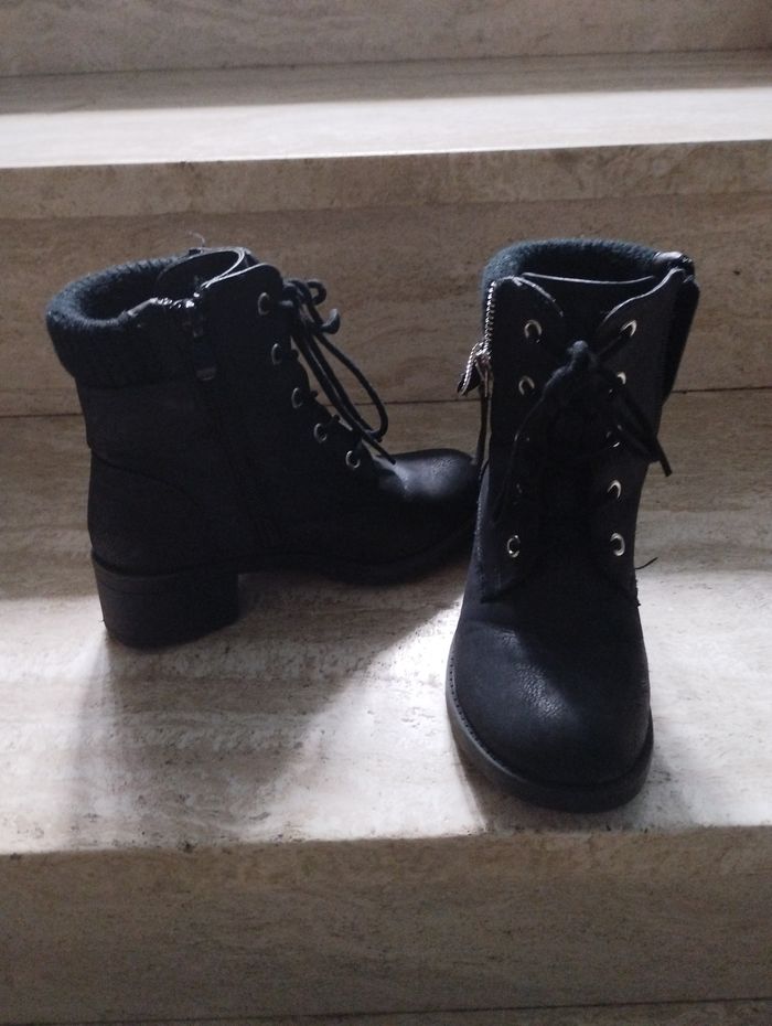 Chaussures noir Avec petit talon