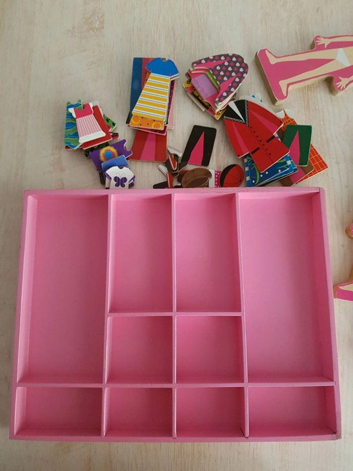 Jeu de vêtements magnétiques Abby & Emma de Melissa & Doug - photo numéro 4