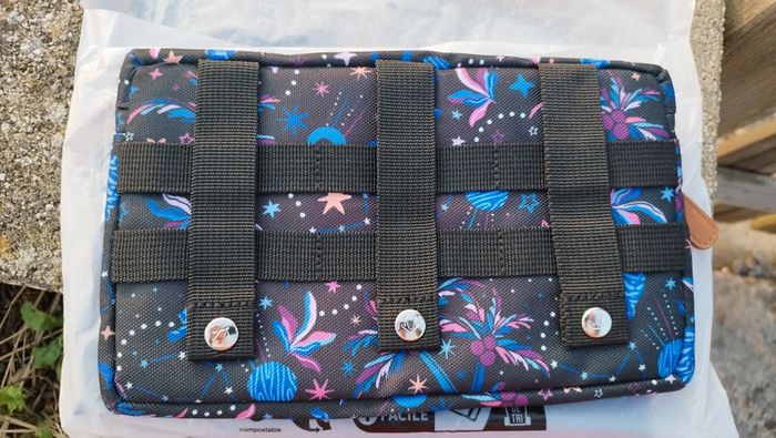 Pochette avant Cabaia édition limitée Saturne - photo numéro 4