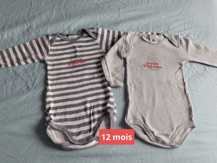 Bodies Petit bateau taille 12 mois
