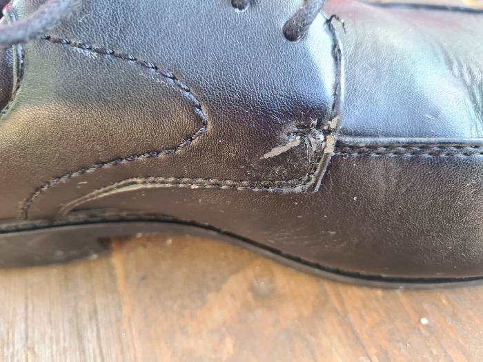 Chaussures. Homme. Taille 45. 1 éraflure - photo numéro 5
