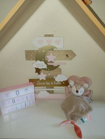 Mini doudou Fanny le faon nattou étiquette à droite 