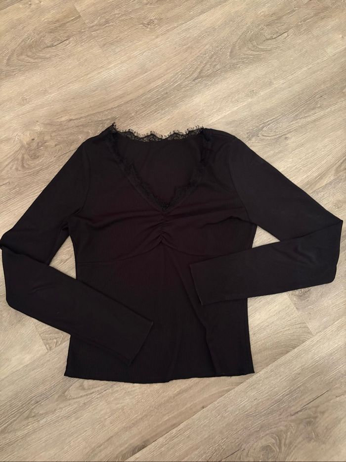 Haut dentelle noir