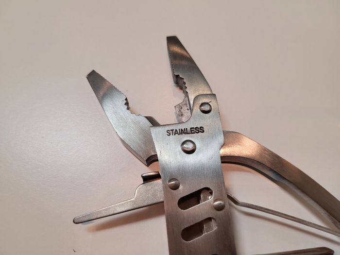 Pince et outils multifonction - photo numéro 3