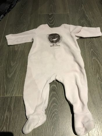 Pyjama tape à l’œil 6 mois