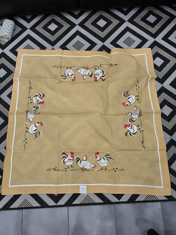 Nappe 45*45cm poule neuve