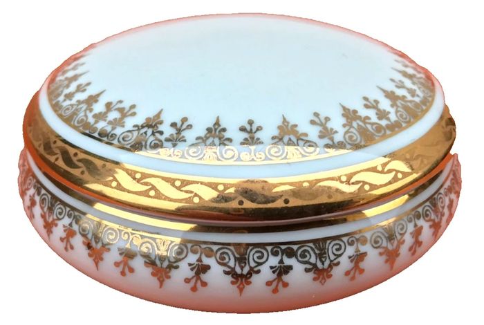 Bonbonnière / Boite à bijoux Les productions Danijac sur porcelaine de