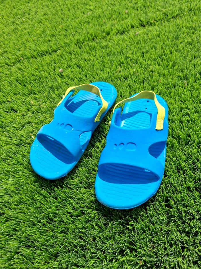 Sandales claquettes tongs plage piscine mer bleu nabaiji taille 27 28