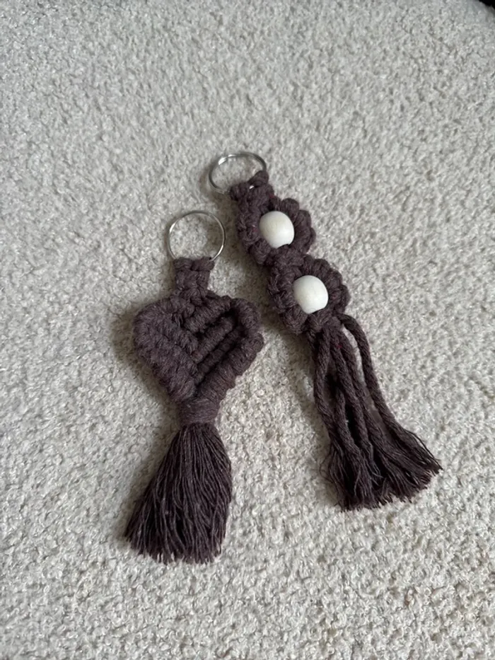 Lot de deux porte-clés en macramé