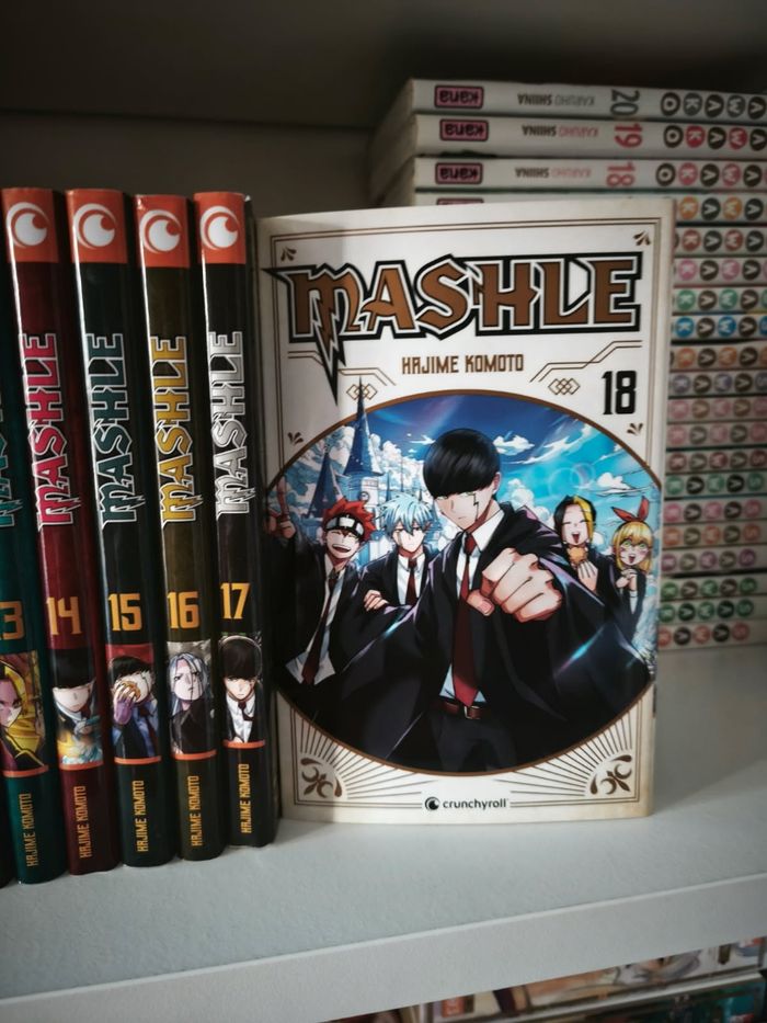 Intégrale Mashle 1-18 super état - photo numéro 2