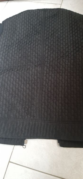 Blouson noir enfant neuf jamais porte